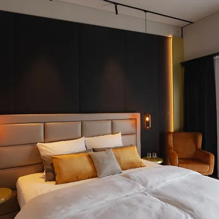 Scheck 4* Unterföhring