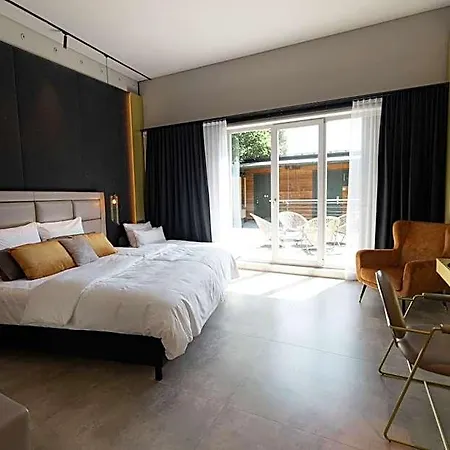 Scheck 4* Unterföhring