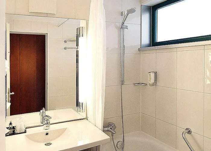 Scheck 4* Unterföhring