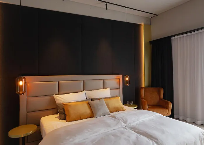 Scheck 4* Unterföhring